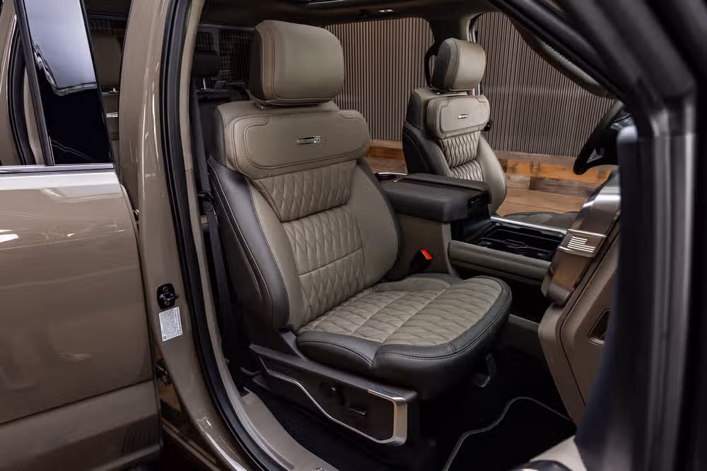 2026 Ford F-250 Super Duty Platinum Plus Crew Cab Image 33