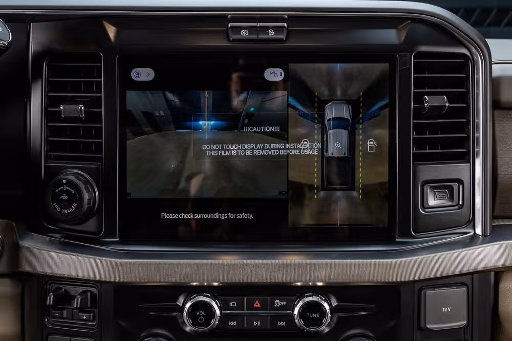 2026 Ford F-250 Super Duty Platinum Plus Crew Cab Image 27