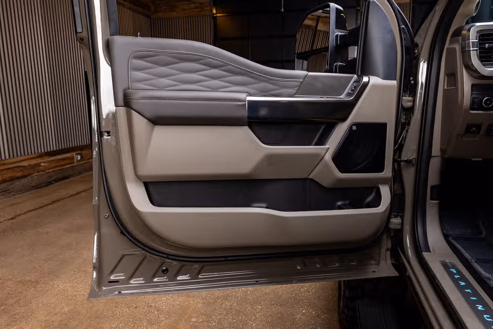 2026 Ford F-250 Super Duty Platinum Plus Crew Cab Image 38