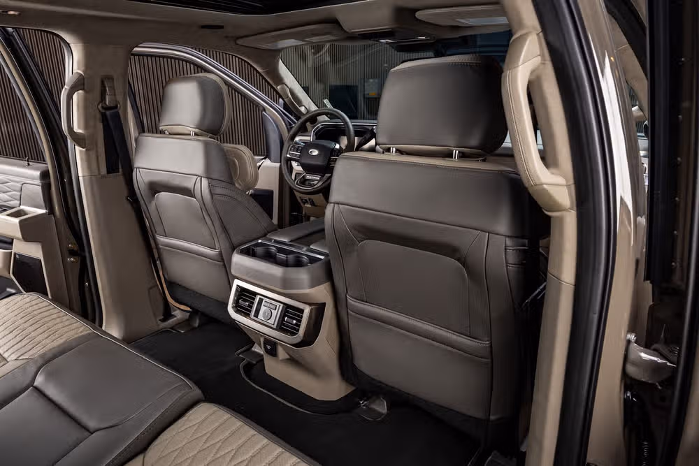 2026 Ford F-250 Super Duty Platinum Plus Crew Cab Image 34