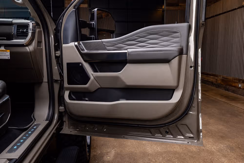 2026 Ford F-250 Super Duty Platinum Plus Crew Cab Image 39