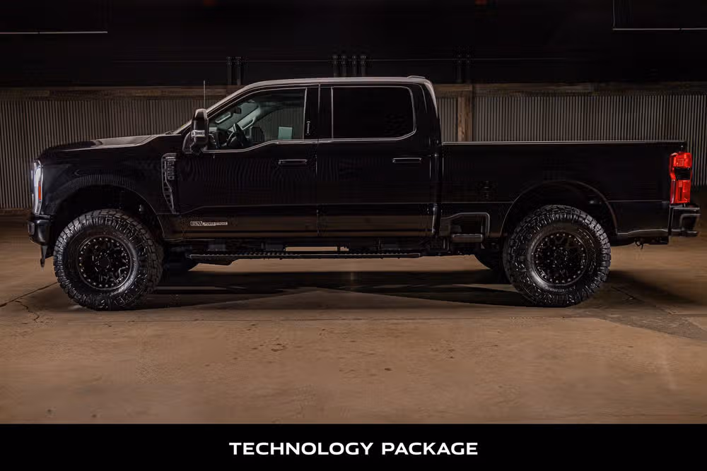 2023 Ford F-250 Super Duty Lariat Crew Cab Image 6