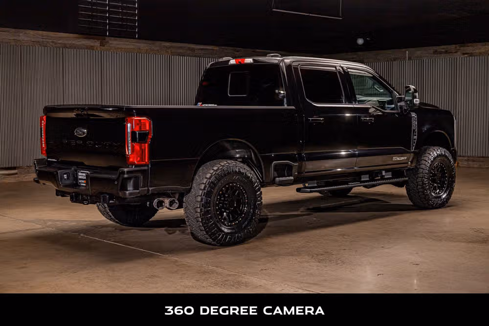 2023 Ford F-250 Super Duty Lariat Crew Cab Image 9