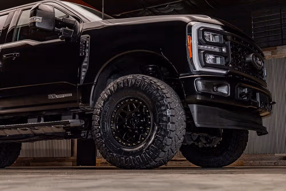 2023 Ford F-250 Super Duty Lariat Crew Cab Image 11