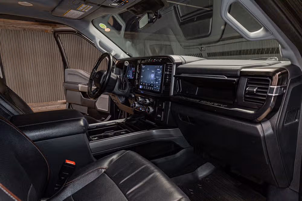 2023 Ford F-250 Super Duty Lariat Crew Cab Image 14