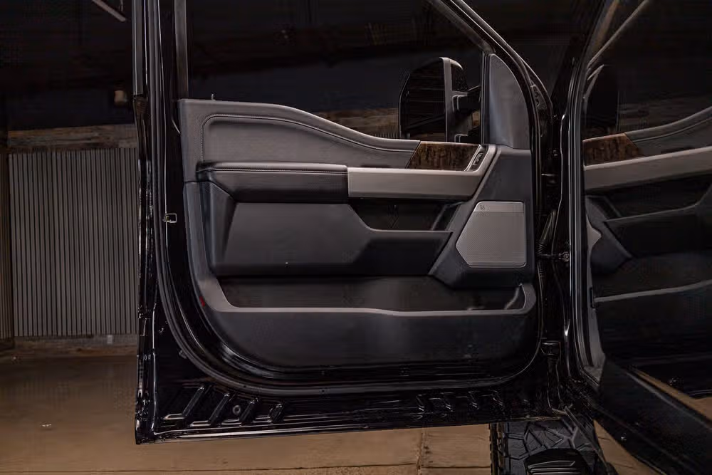 2023 Ford F-250 Super Duty Lariat Crew Cab Image 29