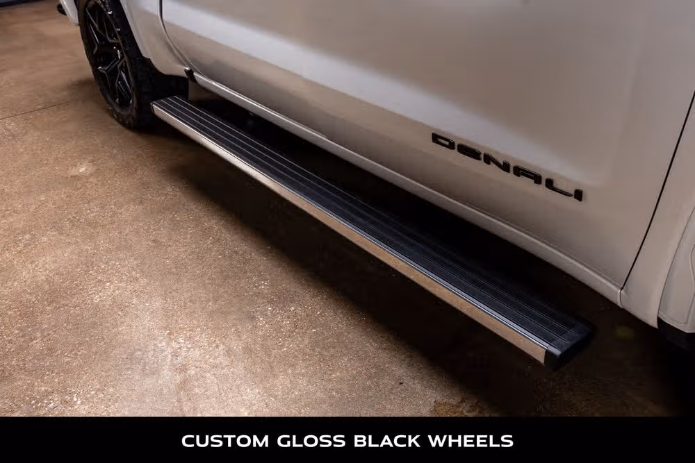 2023 GMC Sierra 1500 Denali Ultimate Crew Cab Image 12