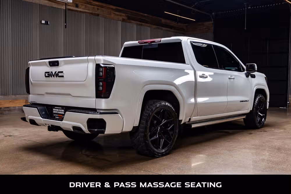 2023 GMC Sierra 1500 Denali Ultimate Crew Cab Image 9