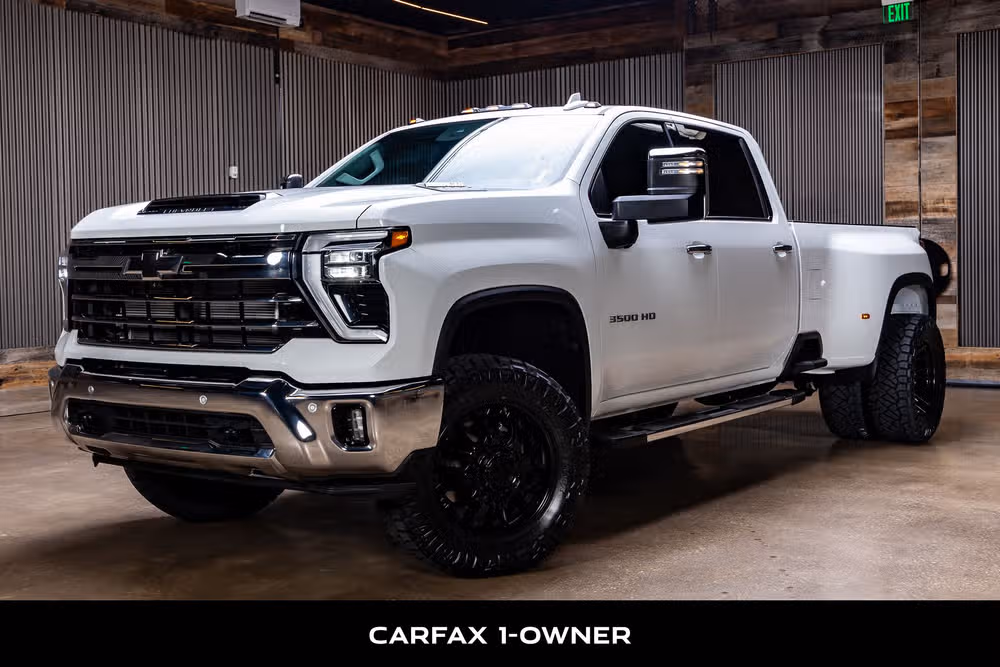 2025 Chevrolet Silverado 3500HD LTZ Crew Cab Image 5
