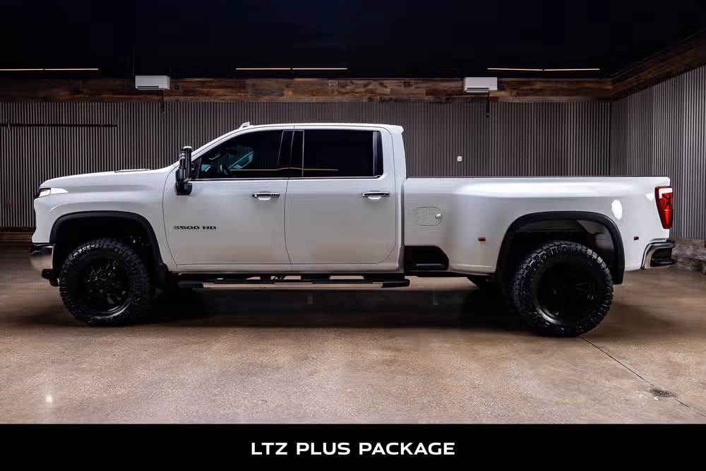2025 Chevrolet Silverado 3500HD LTZ Crew Cab Image 6