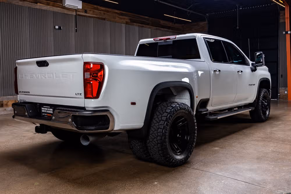 2025 Chevrolet Silverado 3500HD LTZ Crew Cab Image 10