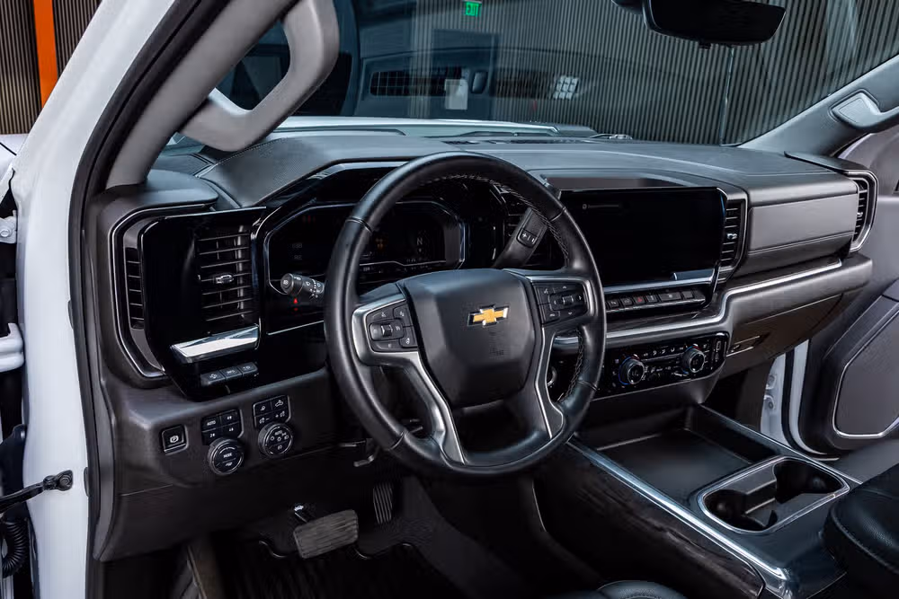 2025 Chevrolet Silverado 3500HD LTZ Crew Cab Image 17