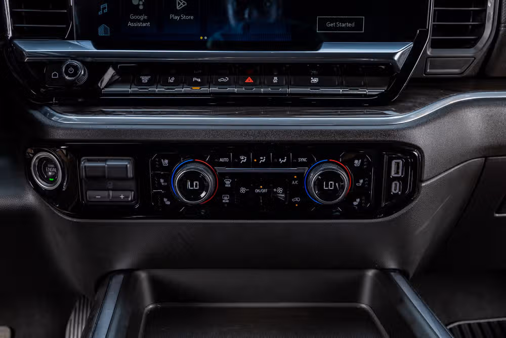 2025 Chevrolet Silverado 3500HD LTZ Crew Cab Image 27