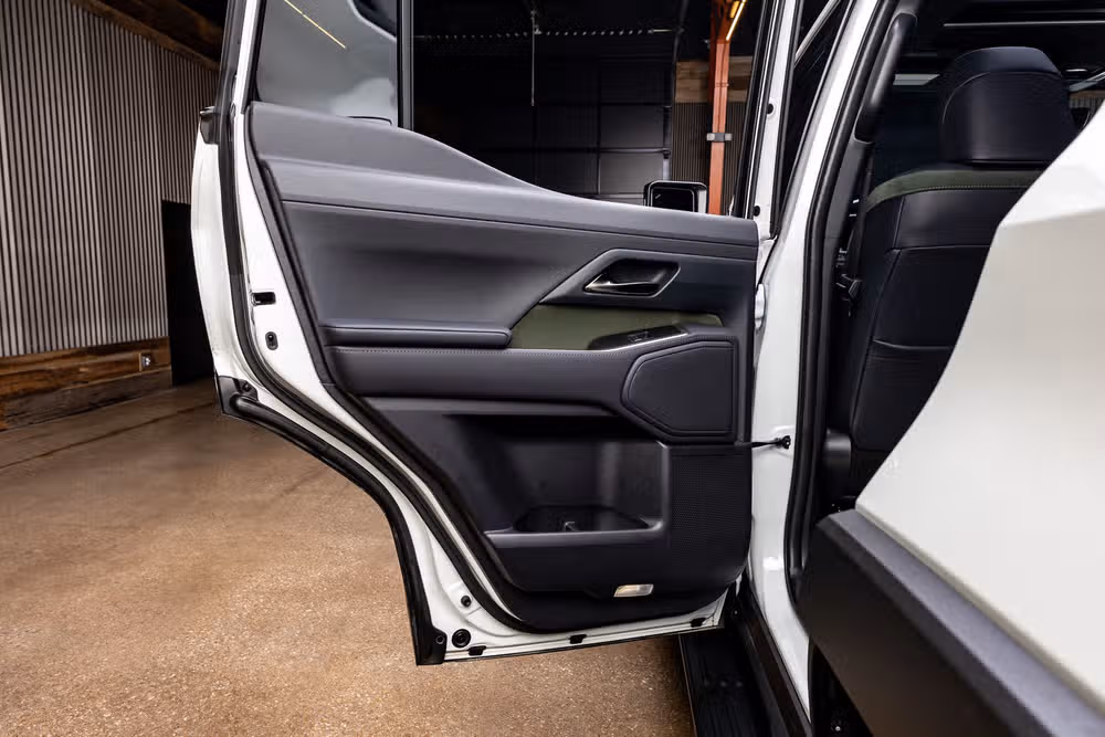 2025 Lexus GX 550 Overtrail Image 38