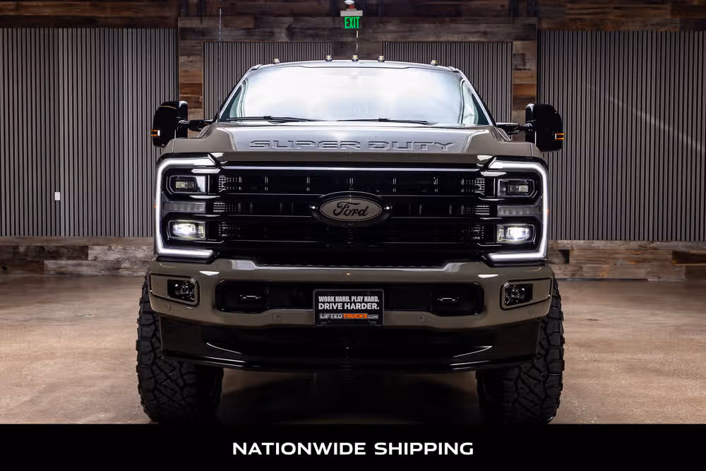 2026 Ford F-250 Super Duty Platinum Plus Crew Cab Image 4