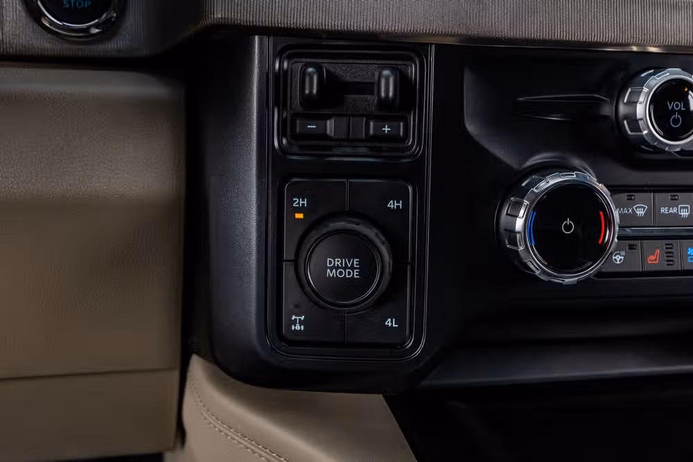2026 Ford F-250 Super Duty Platinum Plus Crew Cab Image 24