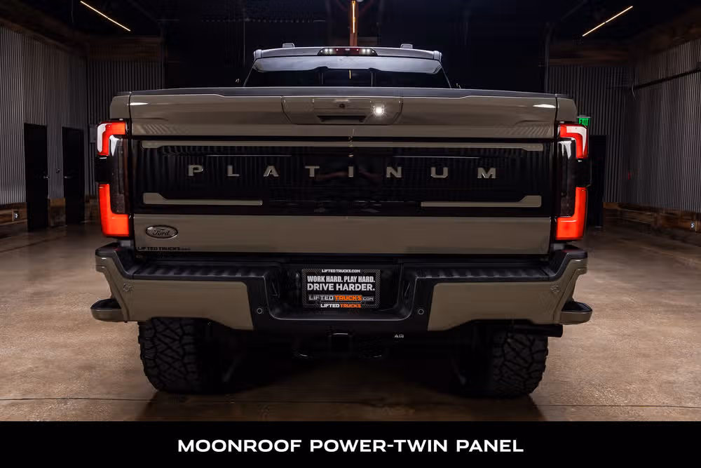 2026 Ford F-250 Super Duty Platinum Plus Crew Cab Image 8