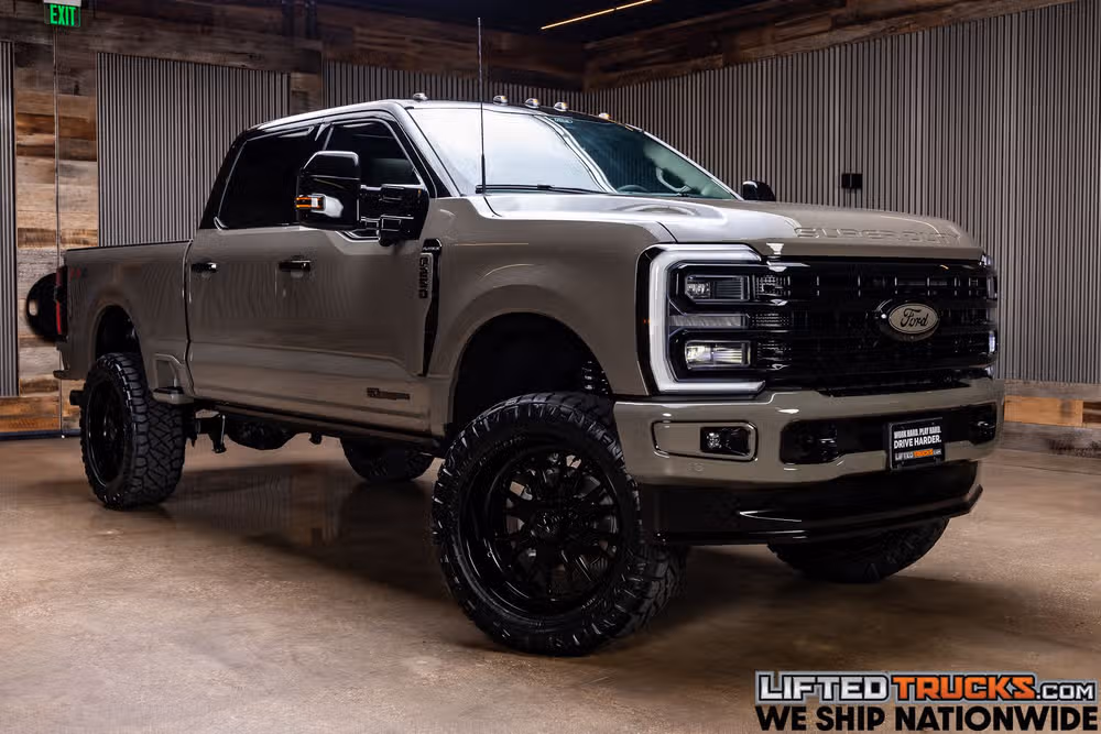 2026 Ford F-250 Super Duty Platinum Plus Crew Cab Image 1