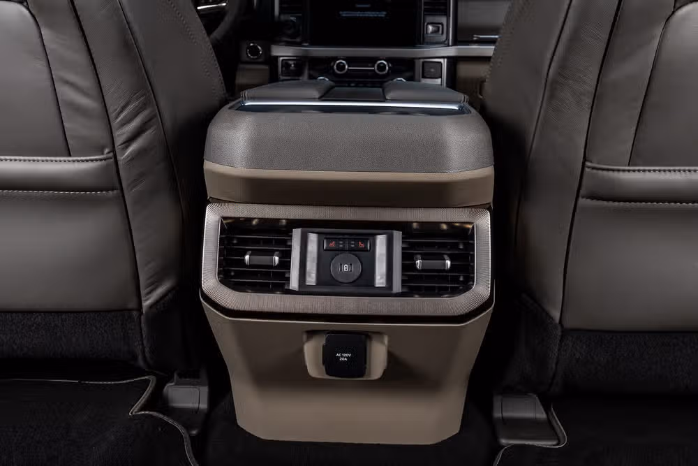 2026 Ford F-250 Super Duty Platinum Plus Crew Cab Image 35