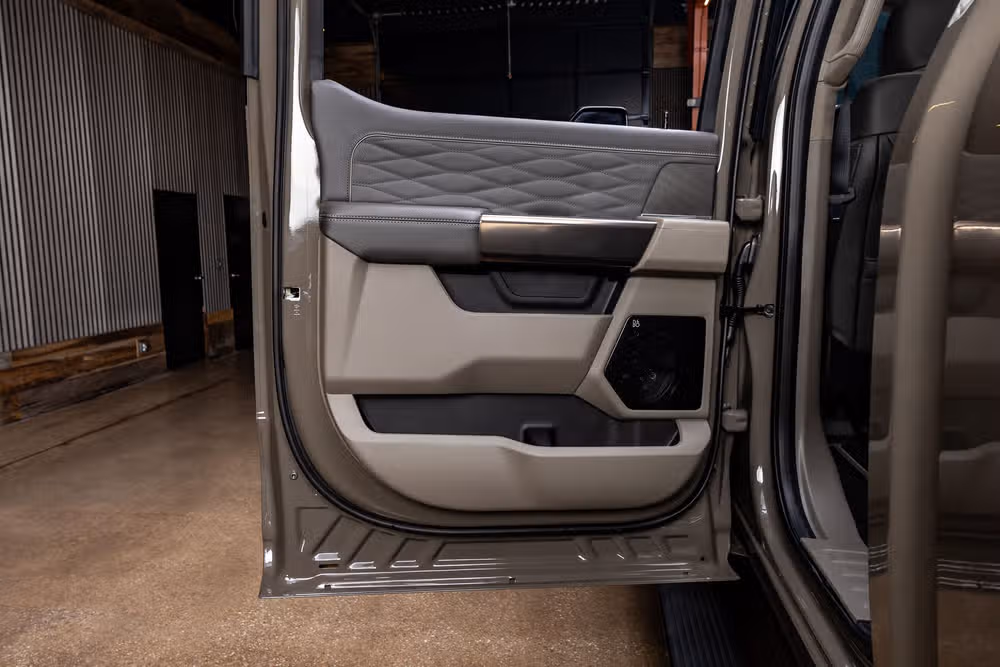 2026 Ford F-250 Super Duty Platinum Plus Crew Cab Image 40