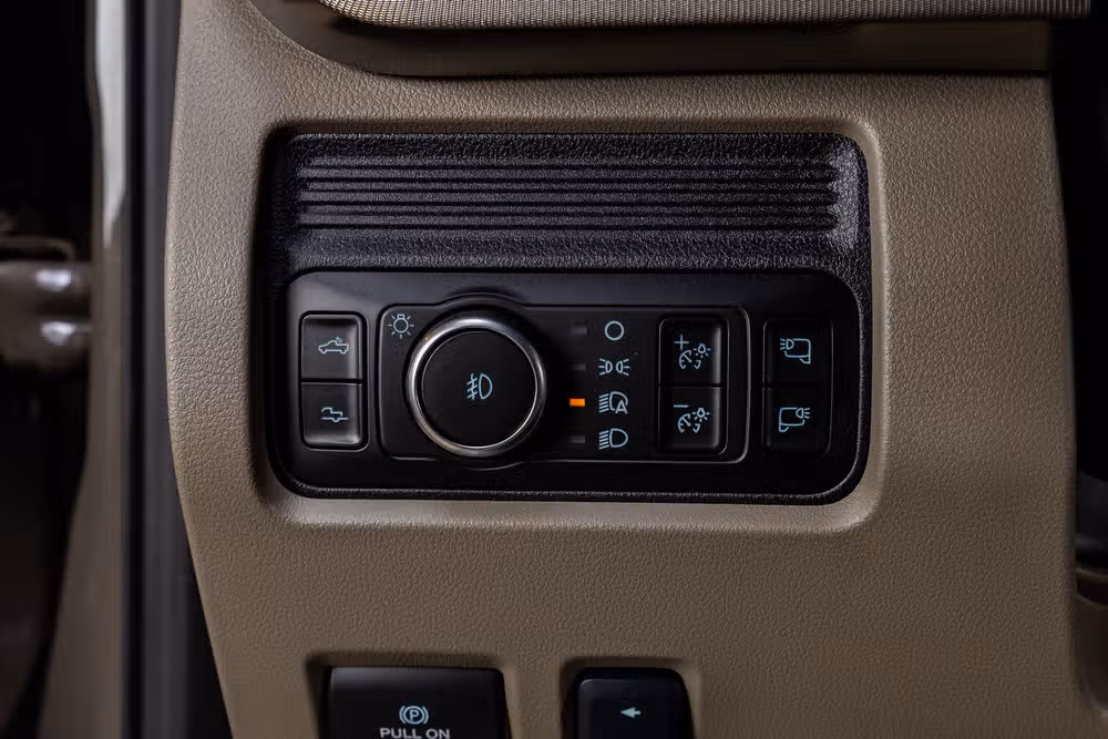 2026 Ford F-250 Super Duty Platinum Plus Crew Cab Image 22
