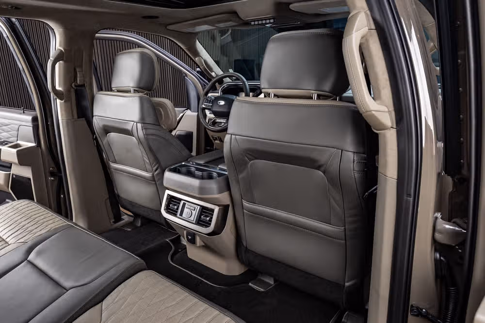 2026 Ford F-250 Super Duty Platinum Plus Crew Cab Image 34