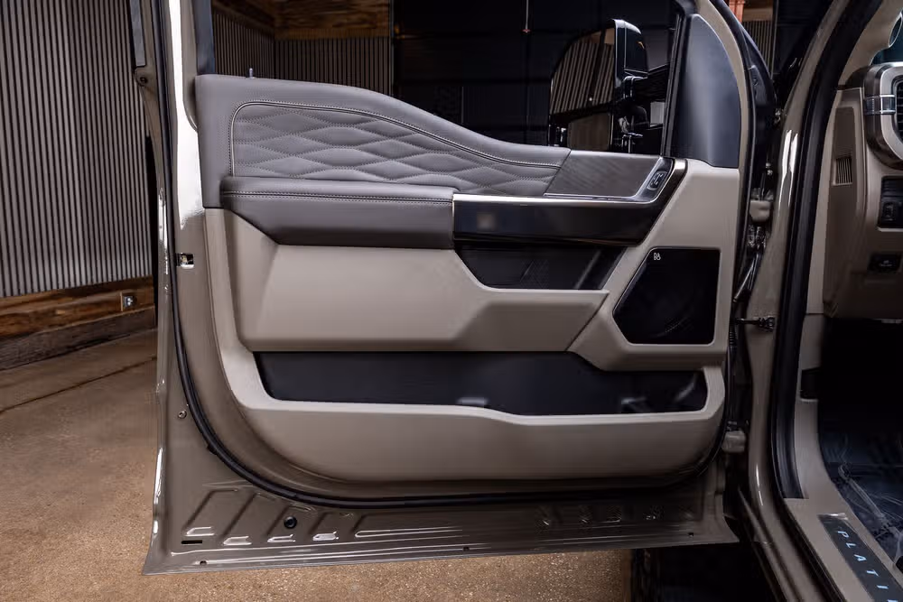 2026 Ford F-250 Super Duty Platinum Plus Crew Cab Image 38