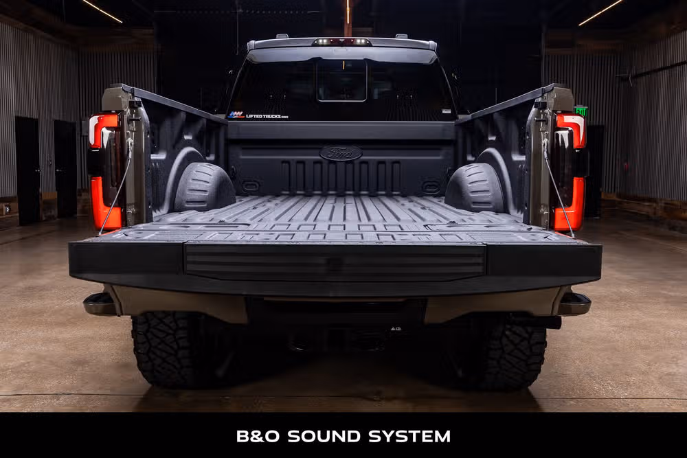 2026 Ford F-250 Super Duty Platinum Plus Crew Cab Image 9