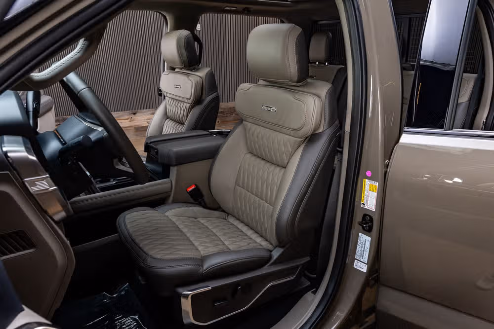 2026 Ford F-250 Super Duty Platinum Plus Crew Cab Image 31