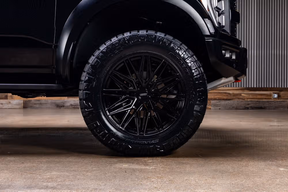 2023 Ford F-150 Raptor R SuperCrew Image 12