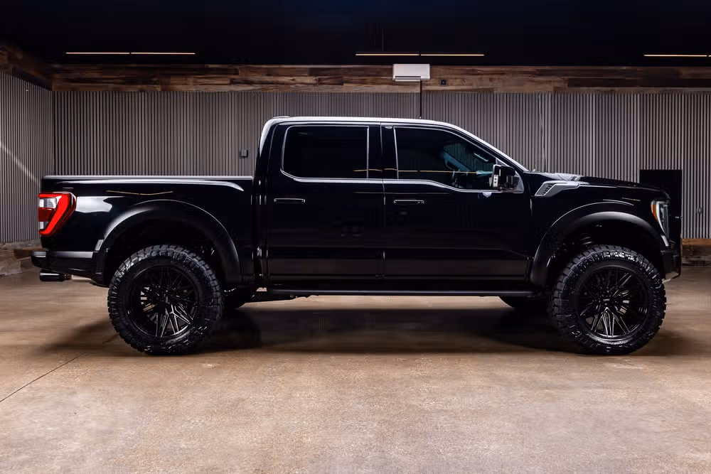 2023 Ford F-150 Raptor R SuperCrew Image 11
