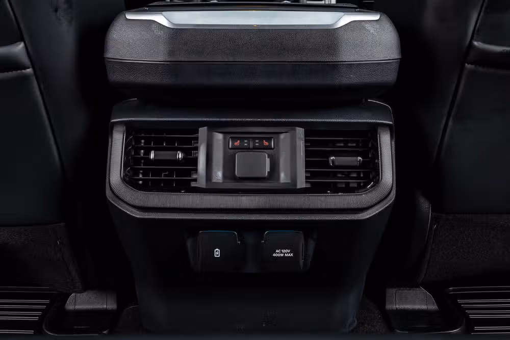 2023 Ford F-150 Raptor R SuperCrew Image 35