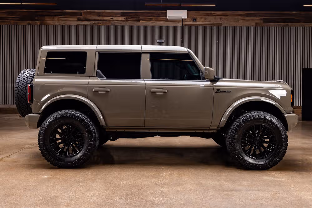 2026 Ford Bronco Outer Banks Image 11