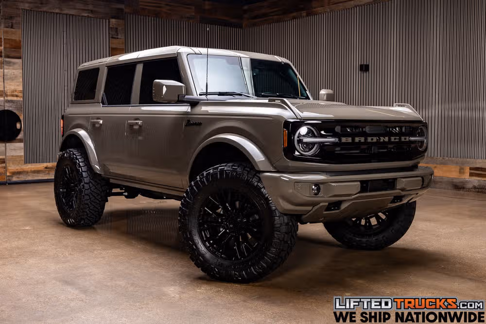2026 Ford Bronco Outer Banks Image 1