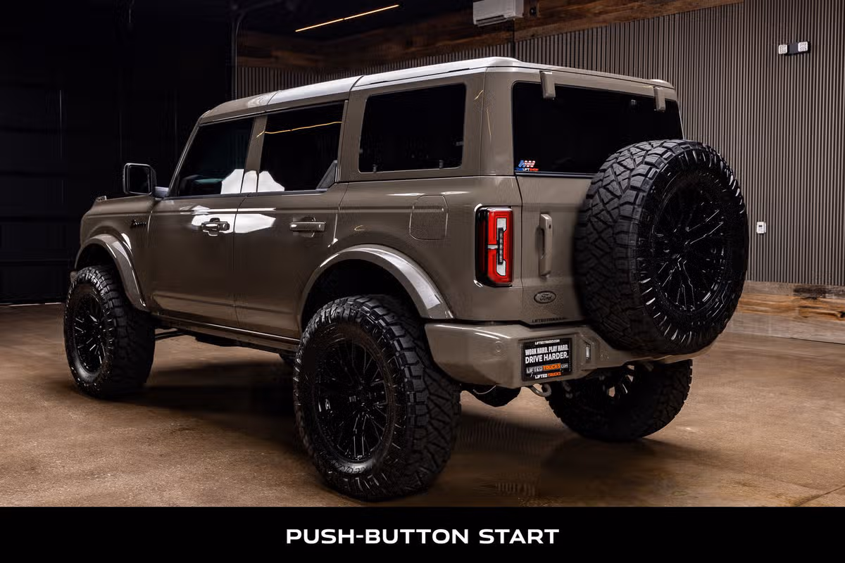 2026 Ford Bronco Outer Banks