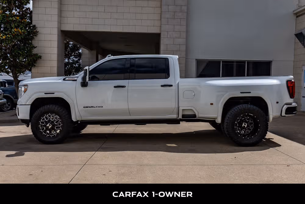 2022 GMC Sierra 3500HD Denali Crew Cab Image 5