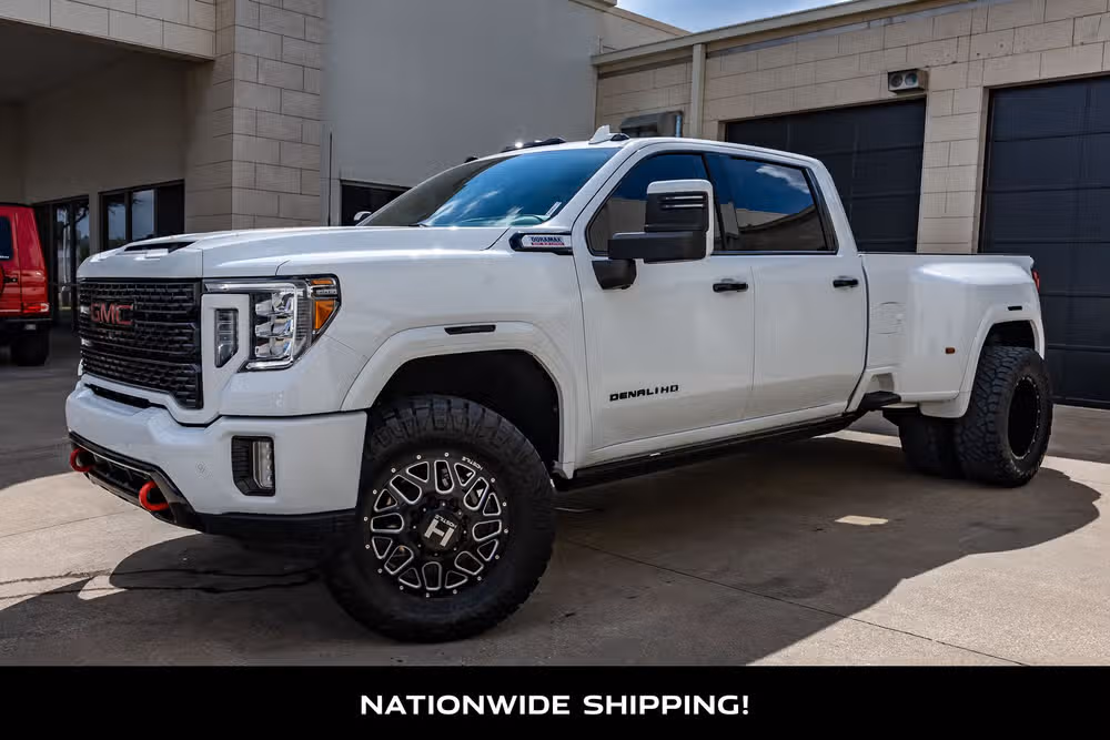 2022 GMC Sierra 3500HD Denali Crew Cab Image 4