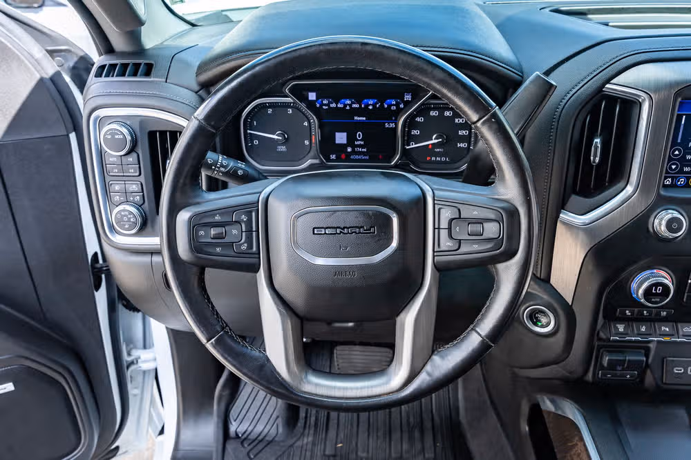 2022 GMC Sierra 3500HD Denali Crew Cab Image 18