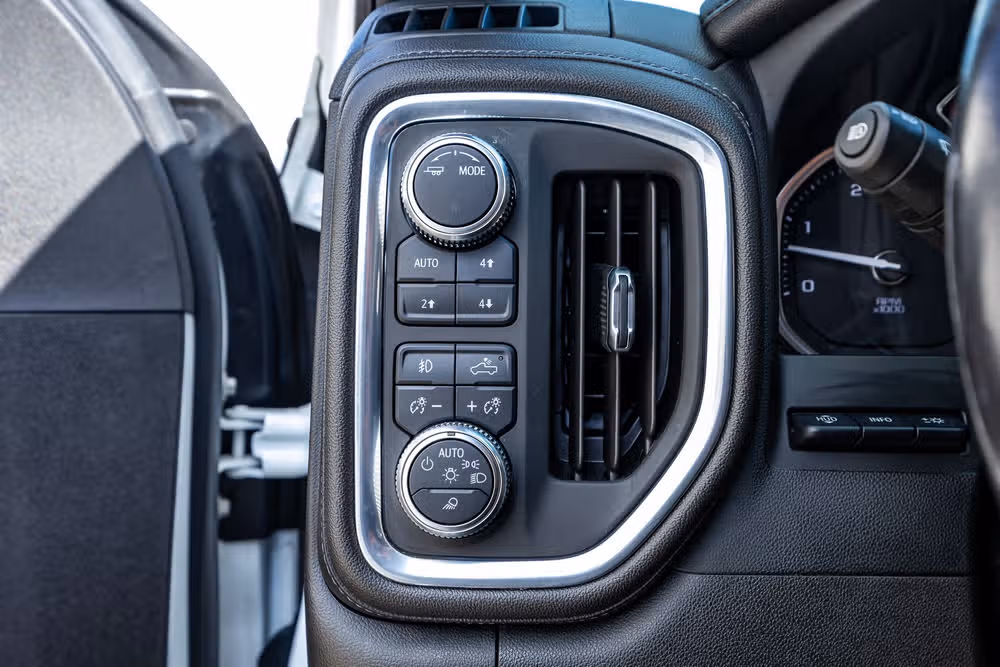 2022 GMC Sierra 3500HD Denali Crew Cab Image 21