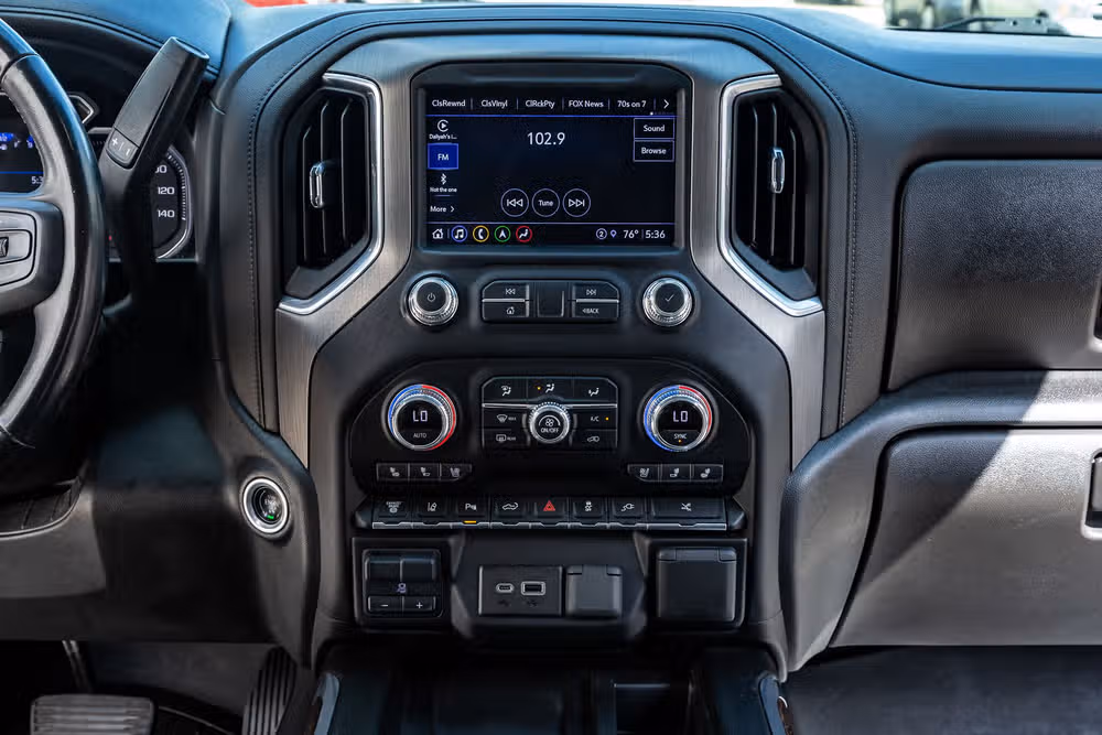2022 GMC Sierra 3500HD Denali Crew Cab Image 23