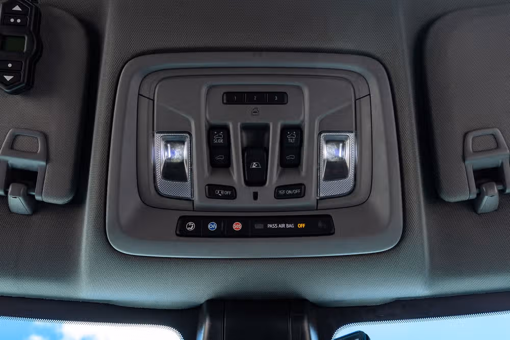 2022 GMC Sierra 3500HD Denali Crew Cab Image 28