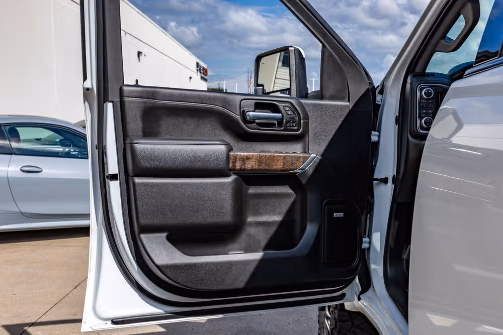 2022 GMC Sierra 3500HD Denali Crew Cab Image 36
