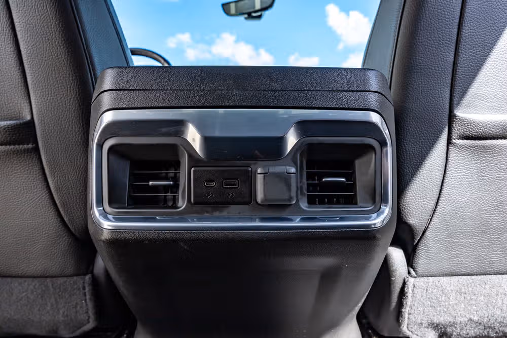 2022 GMC Sierra 3500HD Denali Crew Cab Image 33