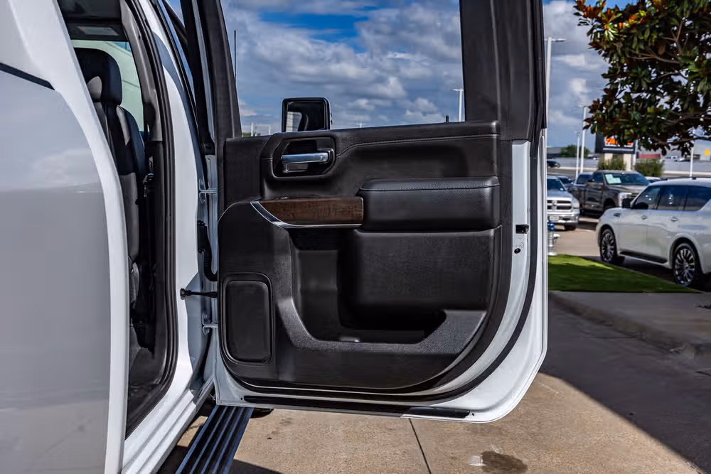 2022 GMC Sierra 3500HD Denali Crew Cab Image 39