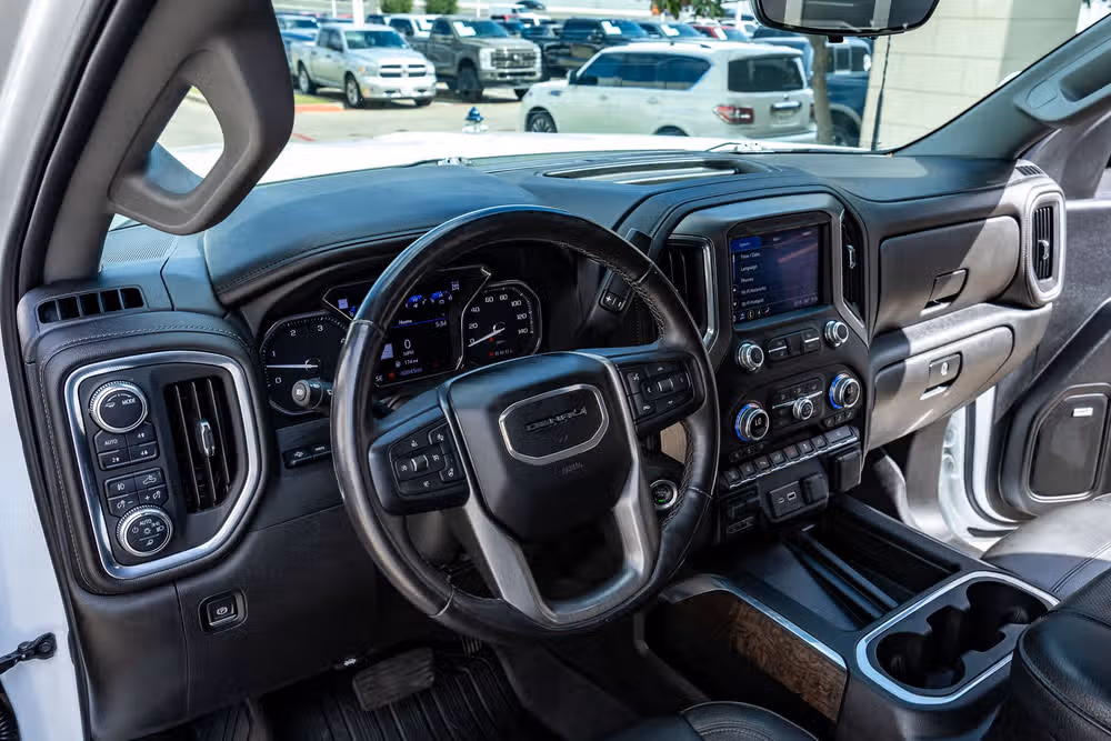 2022 GMC Sierra 3500HD Denali Crew Cab Image 16