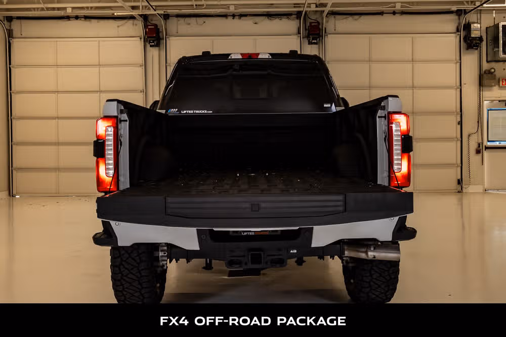 2025 Ford F-250 Super Duty Lariat Crew Cab Image 9