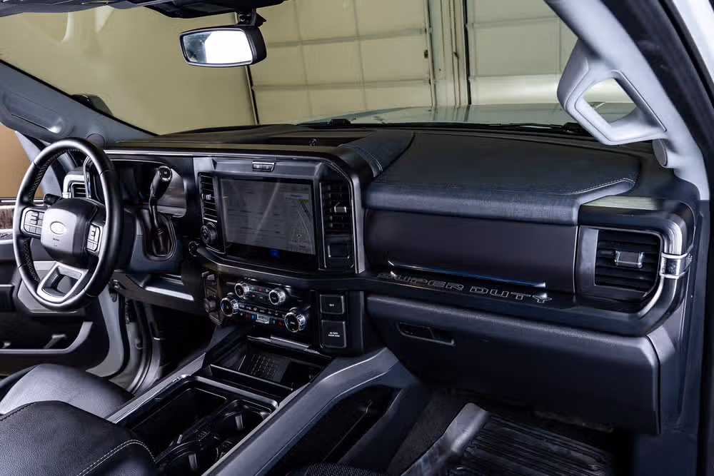 2025 Ford F-250 Super Duty Lariat Crew Cab Image 18