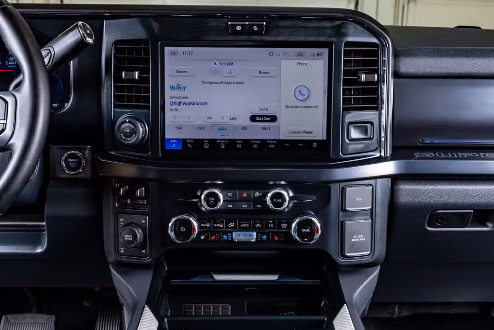 2025 Ford F-250 Super Duty Lariat Crew Cab Image 24