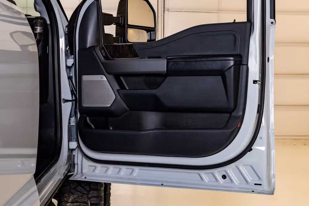 2025 Ford F-250 Super Duty Lariat Crew Cab Image 38