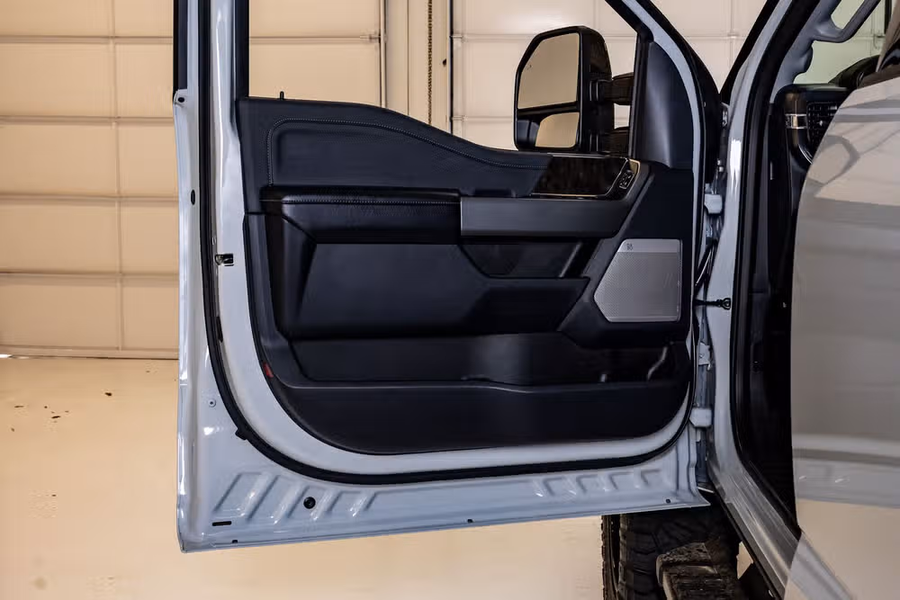 2025 Ford F-250 Super Duty Lariat Crew Cab Image 37